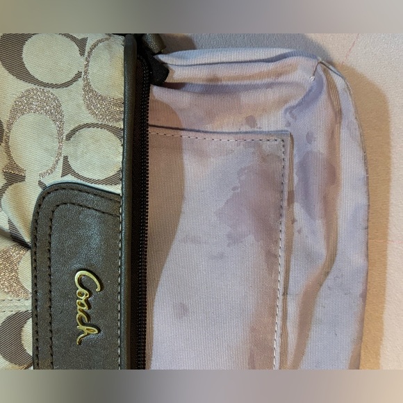 Coach Clutch -W charm and hang tag - Picture 9 of 9